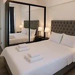In Alezzi Odyssey Pool & Apartmanhotel Năvodari