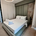 Apartmanhotel In Alezzi Odyssey Pool &