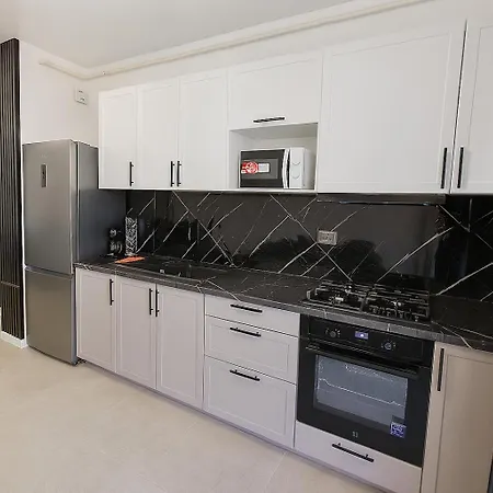 Alezzi Odyssey Pool & Năvodari