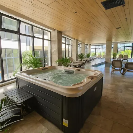 Alezzi Odyssey Pool & Appart hôtel