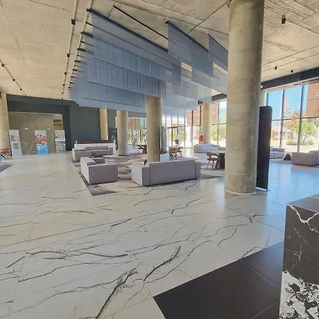 Alezzi Odyssey Pool & Appart hôtel 3*