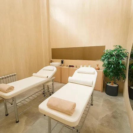 Alezzi Odyssey Pool & Appart hôtel