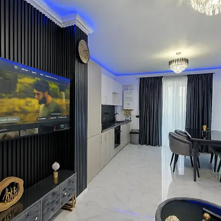 Aparthotel In Alz Odyssey Pool & Navodari