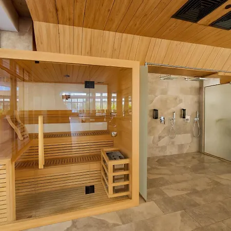 Alezzi Odyssey Pool & Năvodari