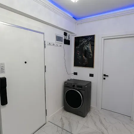In Alz Odyssey Pool & Aparthotel Navodari