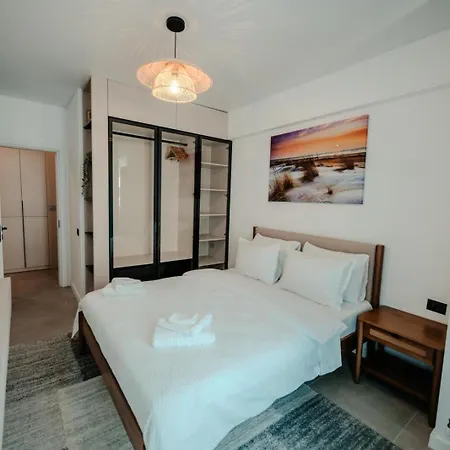 Aparthotel In Alz Odyssey Pool & Navodari