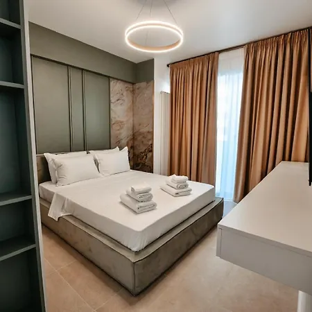 Aparthotel In Alz Odyssey Pool & Navodari